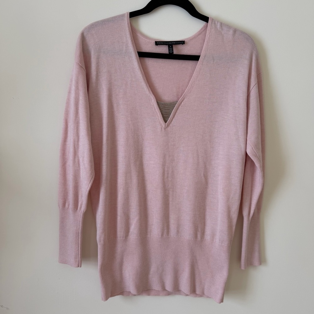 White House Black Market Ball Chain Light Pink V-Neck Sweater
Size S